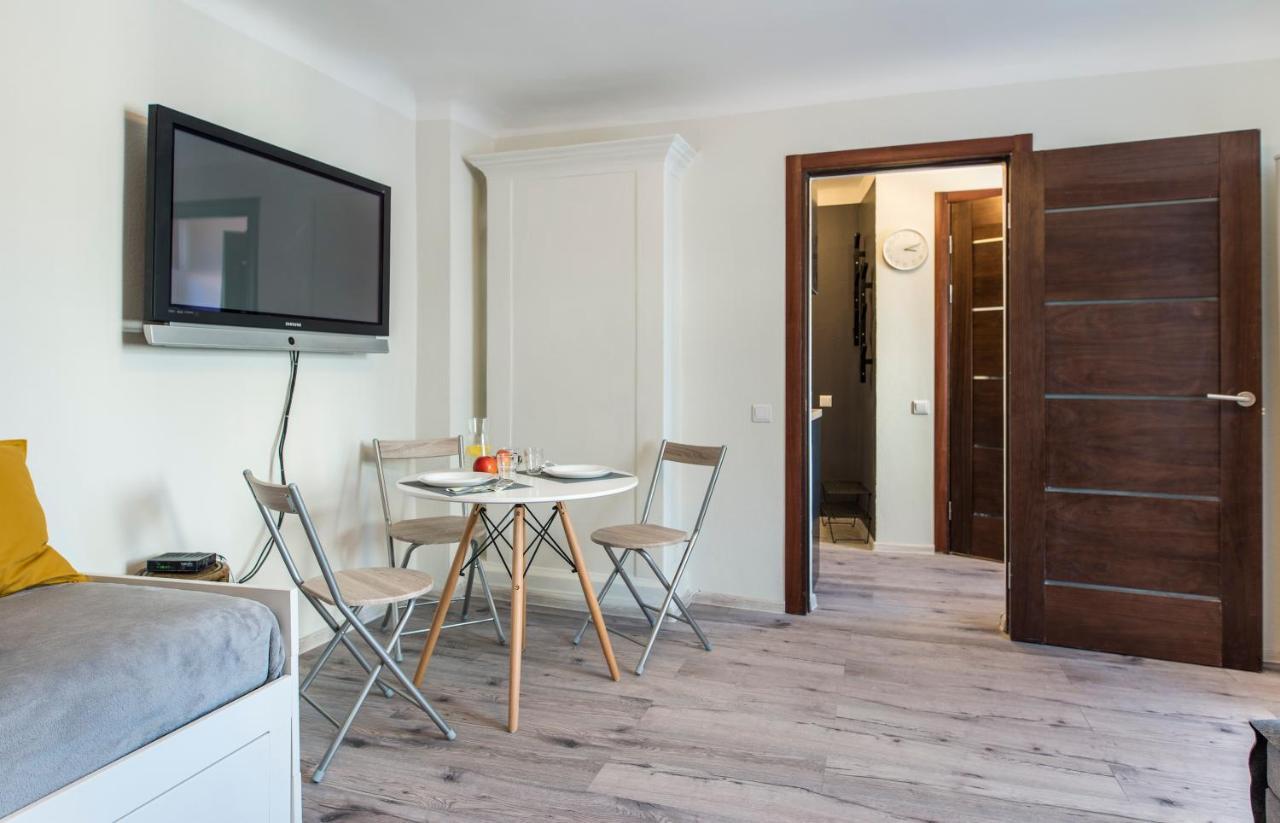 Jelgavas 52 Old Town 5 Min 4 Can Stay Free Parking Self Check In Out Riga Exterior foto
